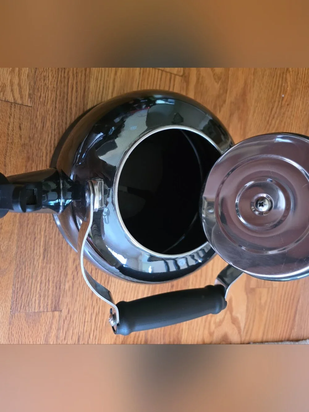 Le Creuset 1.7 Qt Whistling Tea Kettle EUC